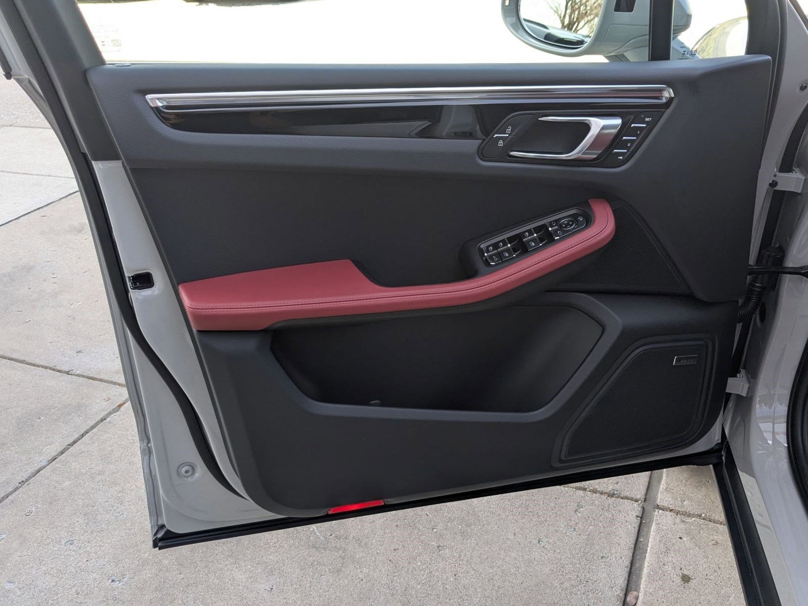 New 2026 Porsche Macan image 13