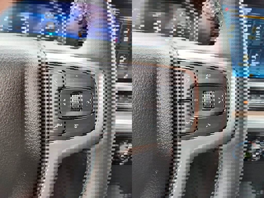 Used 2023 Chevrolet Silverado 1500 LT AWD/4WD image 25