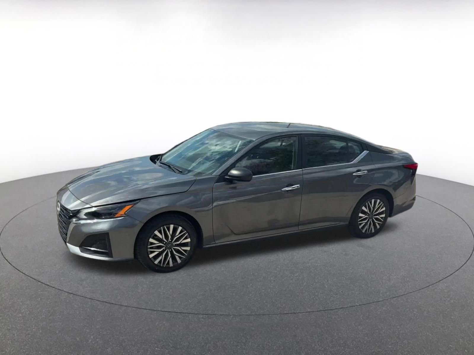 Used 2025 Nissan Altima 2.5 SV FWD image 8
