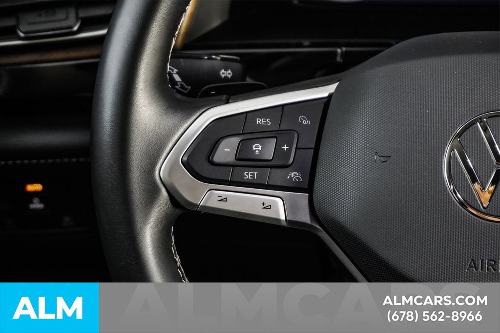 Used 2025 Volkswagen Atlas SE image 29