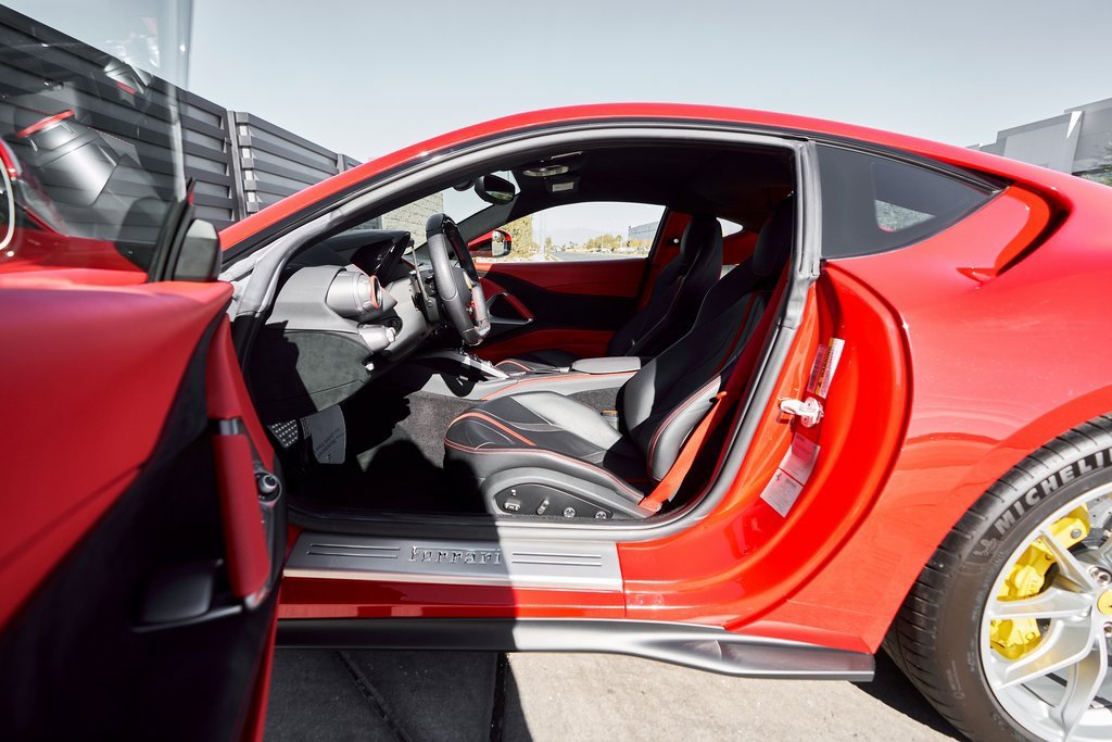 Used 2018 Ferrari 812 Superfast image 35