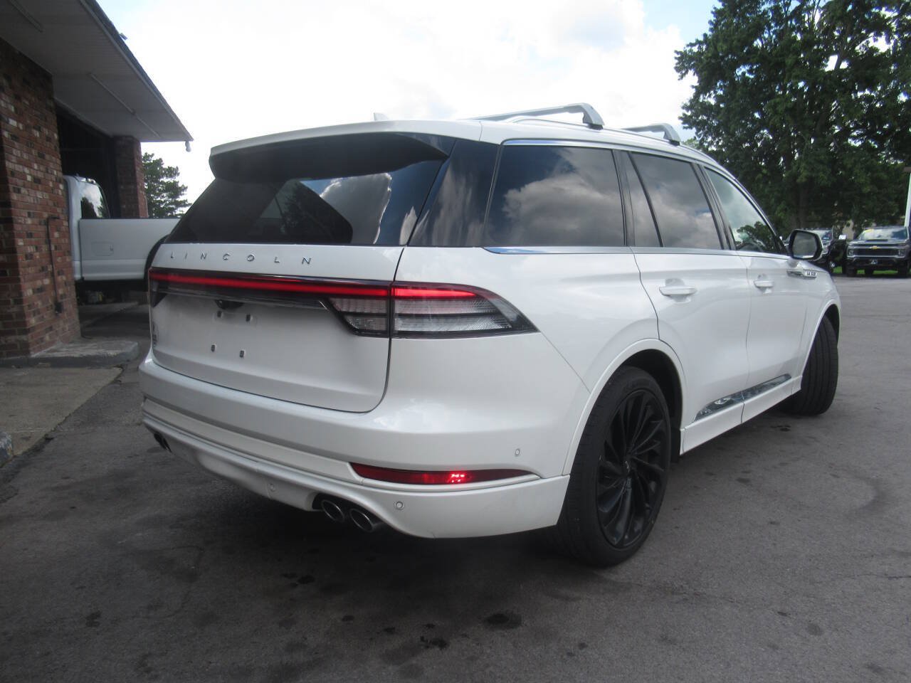 Used 2021 Lincoln Aviator Reserve w/ Equipment Group 208A AWD/4WD image 15
