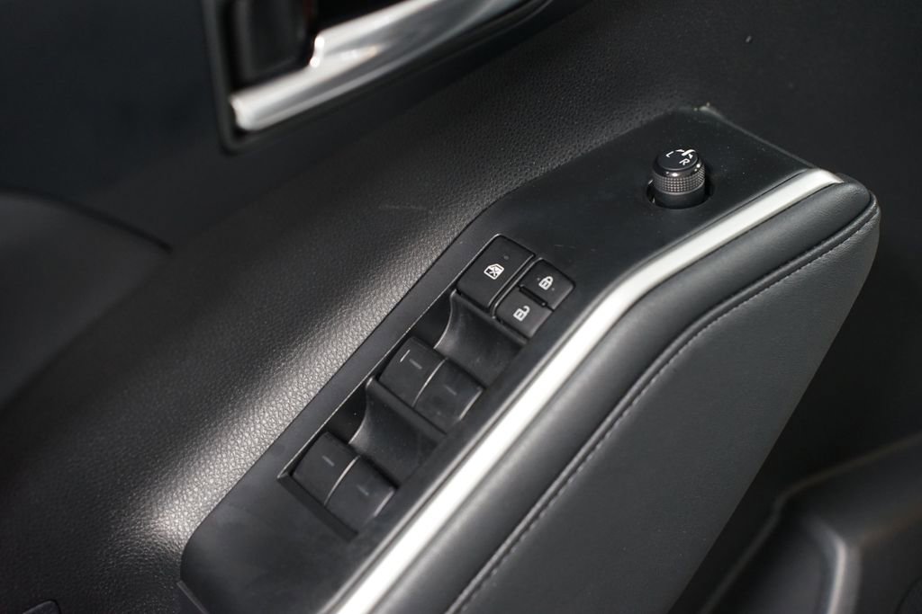 Certified 2024 Toyota Highlander XLE FWD image 32