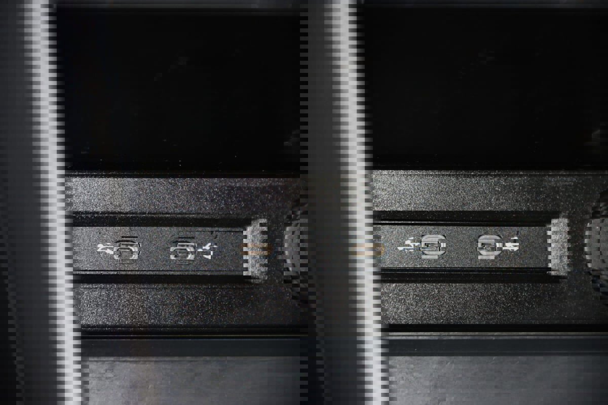 Used 2021 Volkswagen Tiguan SE w/ Panoramic Sunroof Package image 42