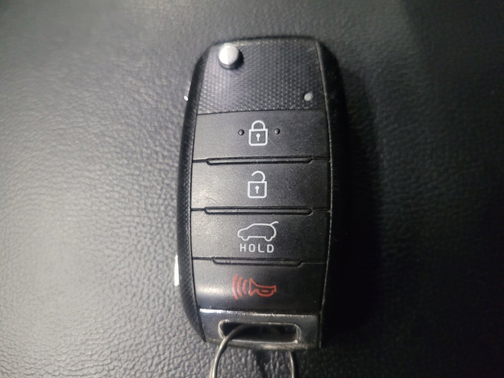 Used 2019 Kia Sorento FWD image 32