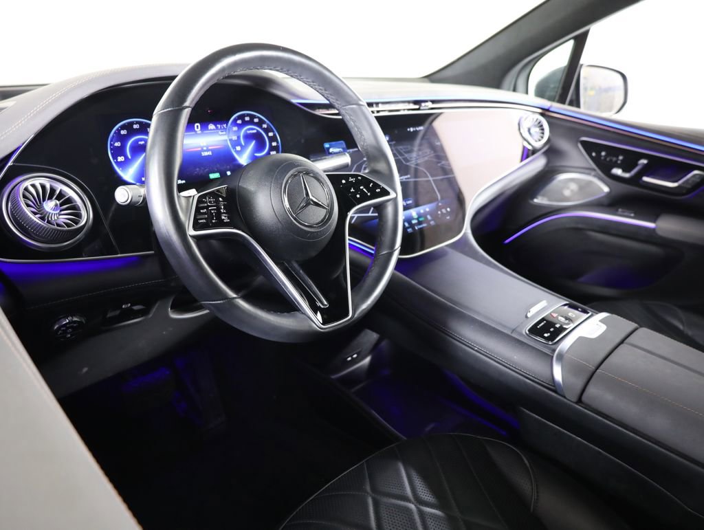 Used 2023 Mercedes-Benz EQS 580 4MATIC SUV w/ Exclusive Trim Package image 31