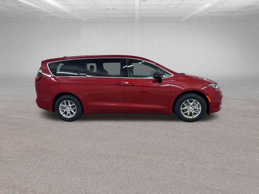 New 2026 Chrysler Pacifica Select image 12