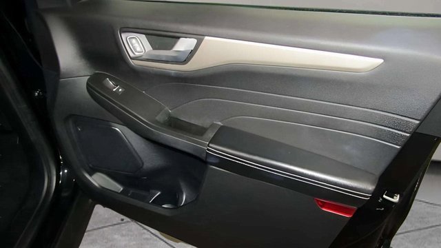 Used 2021 Ford Escape SE image 20