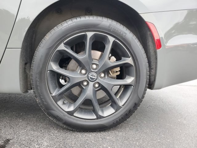 Used 2025 Chrysler Pacifica Limited AWD/4WD image 9