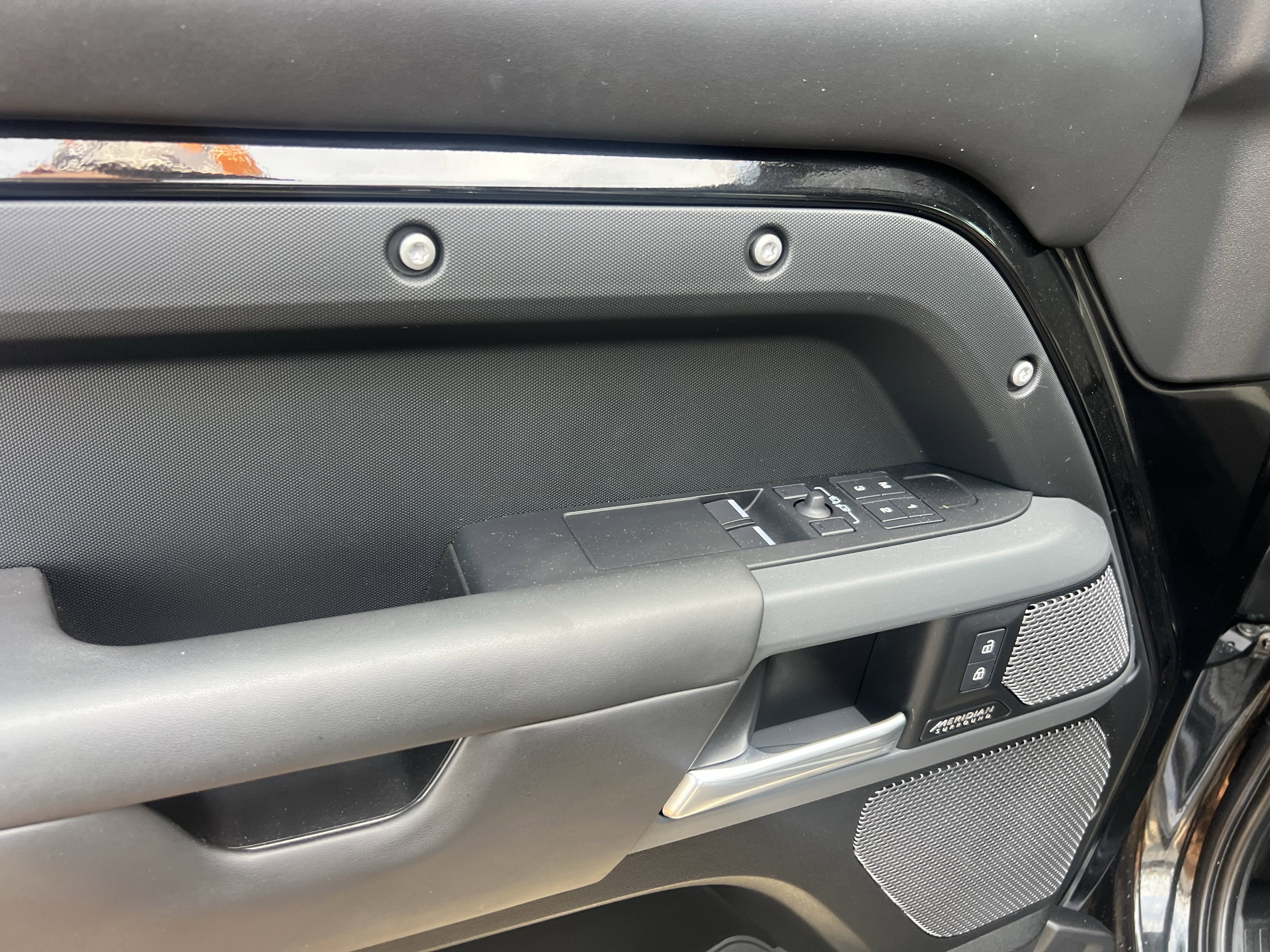 Certified 2023 Land Rover Defender 90 X image 17