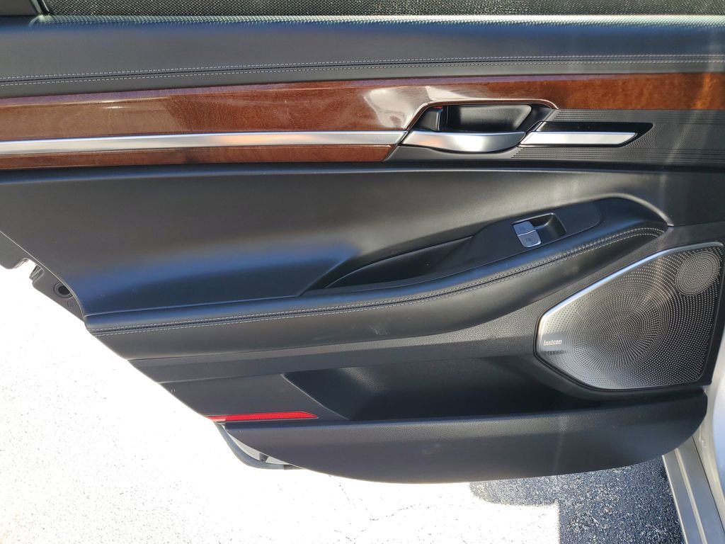 Used 2017 Genesis G90 3.3T Premium image 12