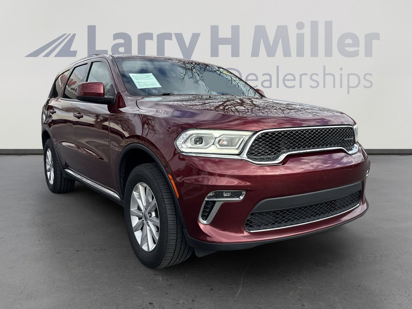 Certified 2022 Dodge Durango SXT w/ Trailer Tow Group IV image 2