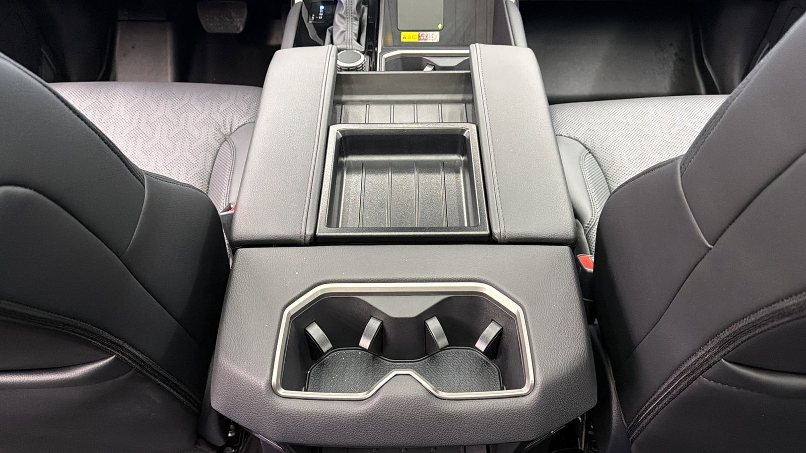 Used 2025 Toyota Tundra Limited image 35