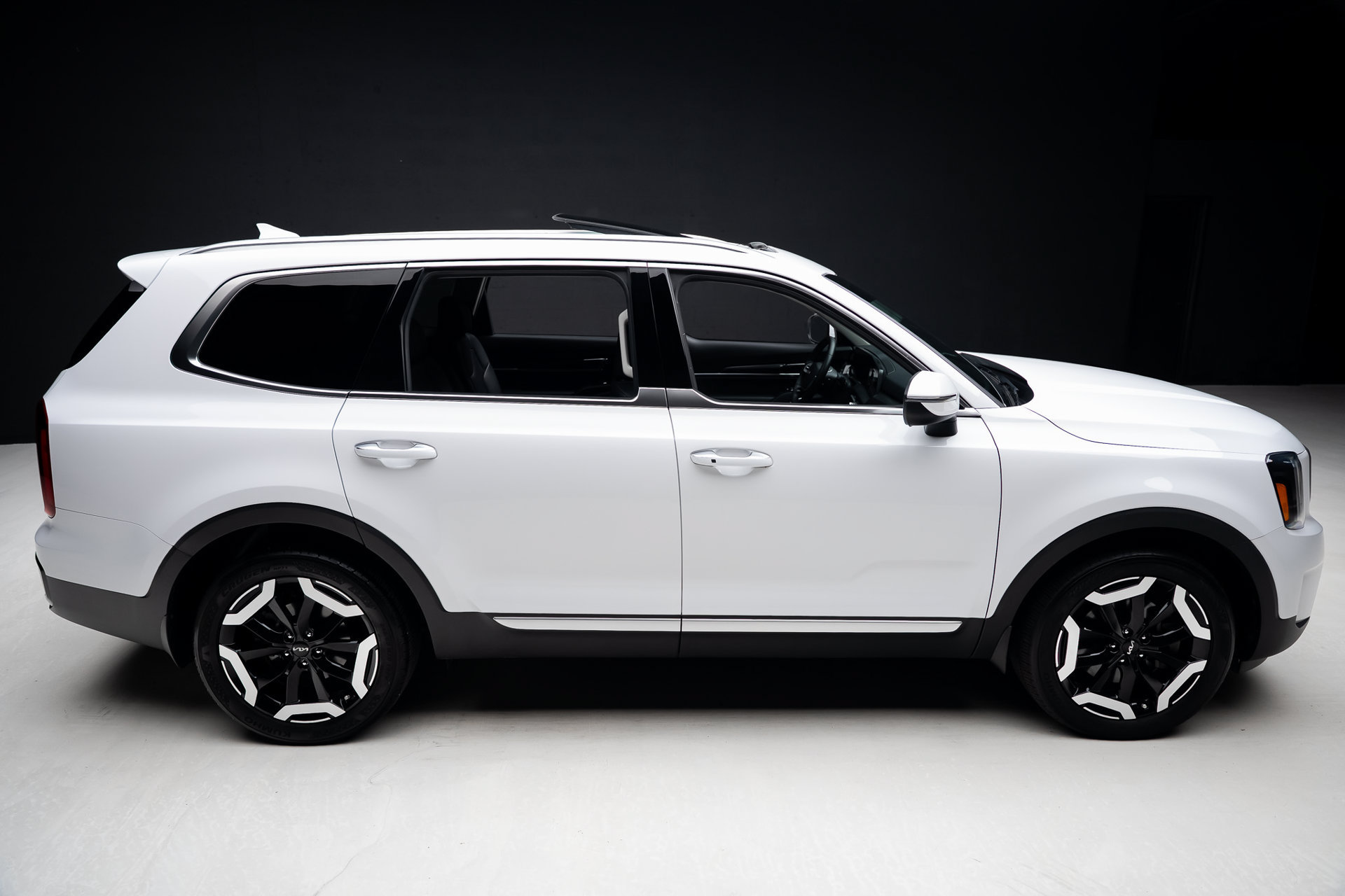 Used 2024 Kia Telluride S w/ S Sunroof Package FWD image 32