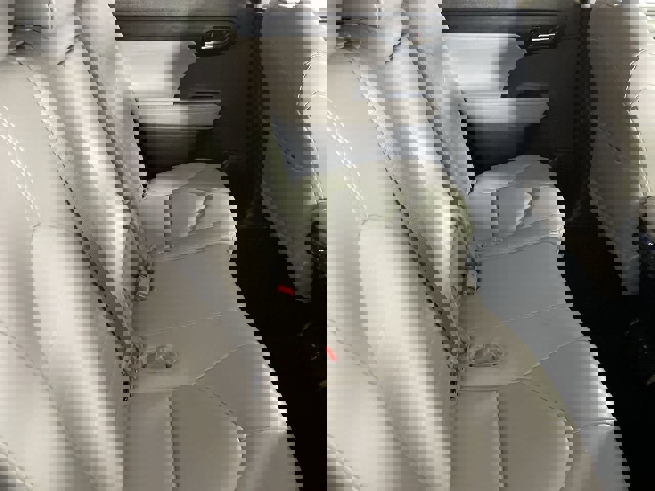 Used 2025 Toyota Highlander XLE image 24