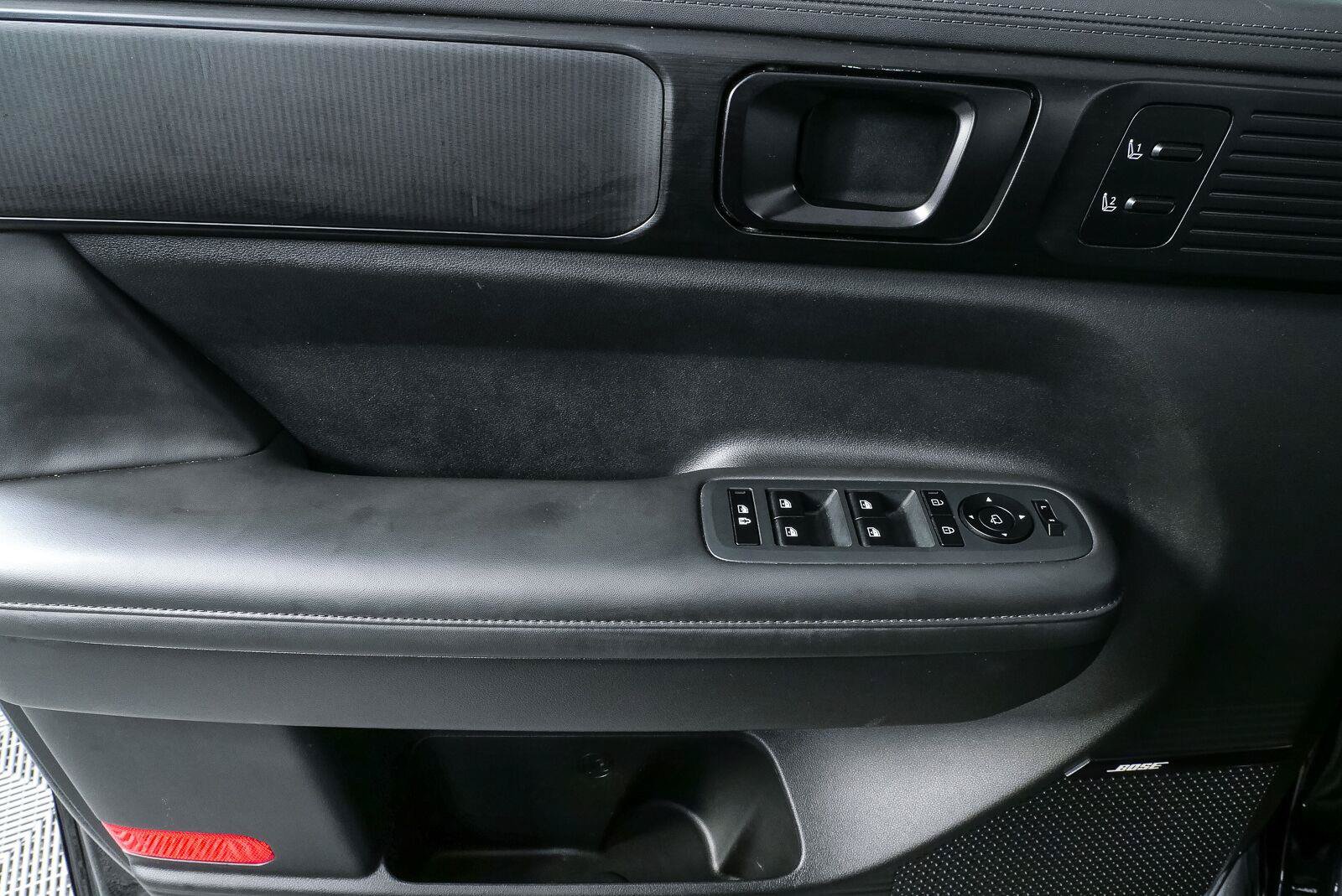 Used 2025 Hyundai Santa Fe Calligraphy FWD image 6