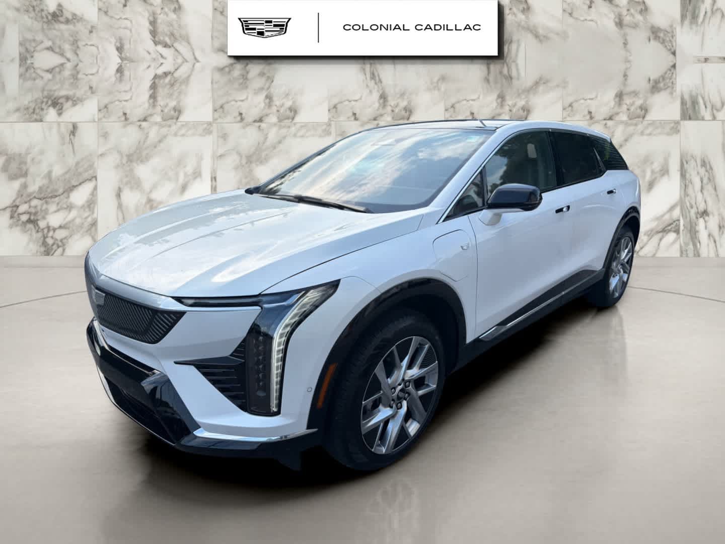 Used 2025 Cadillac Optiq Luxury 1 w/ LPO, Floor Liner Package AWD/4WD image 1