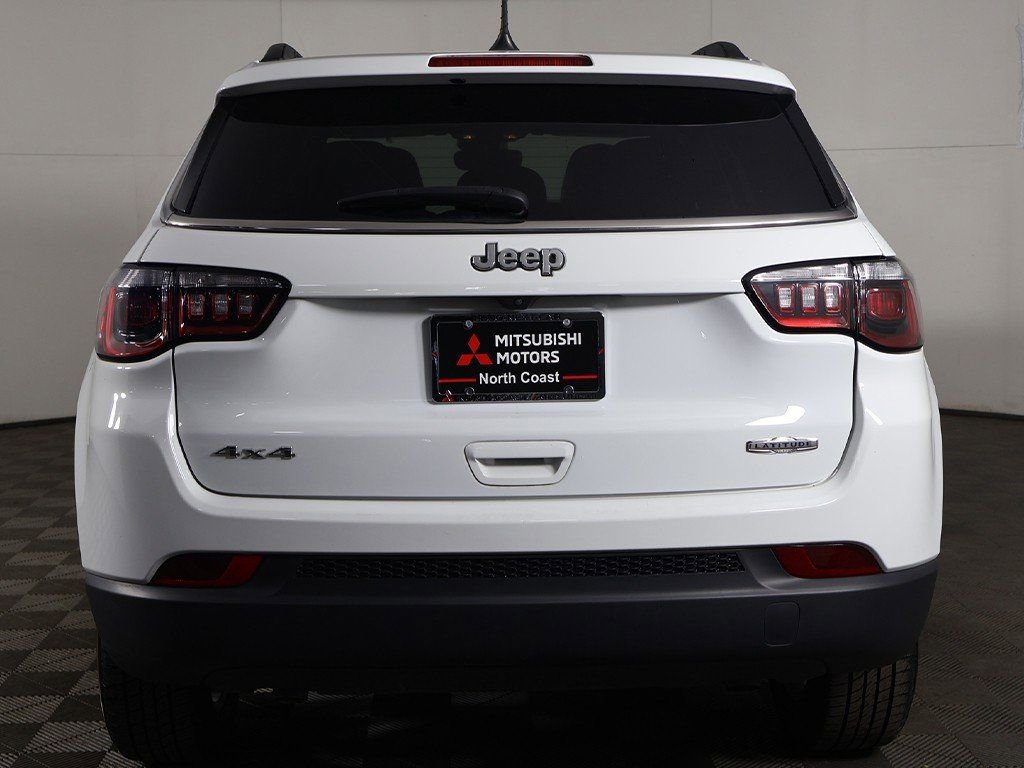 Used 2023 Jeep Compass Latitude image 9