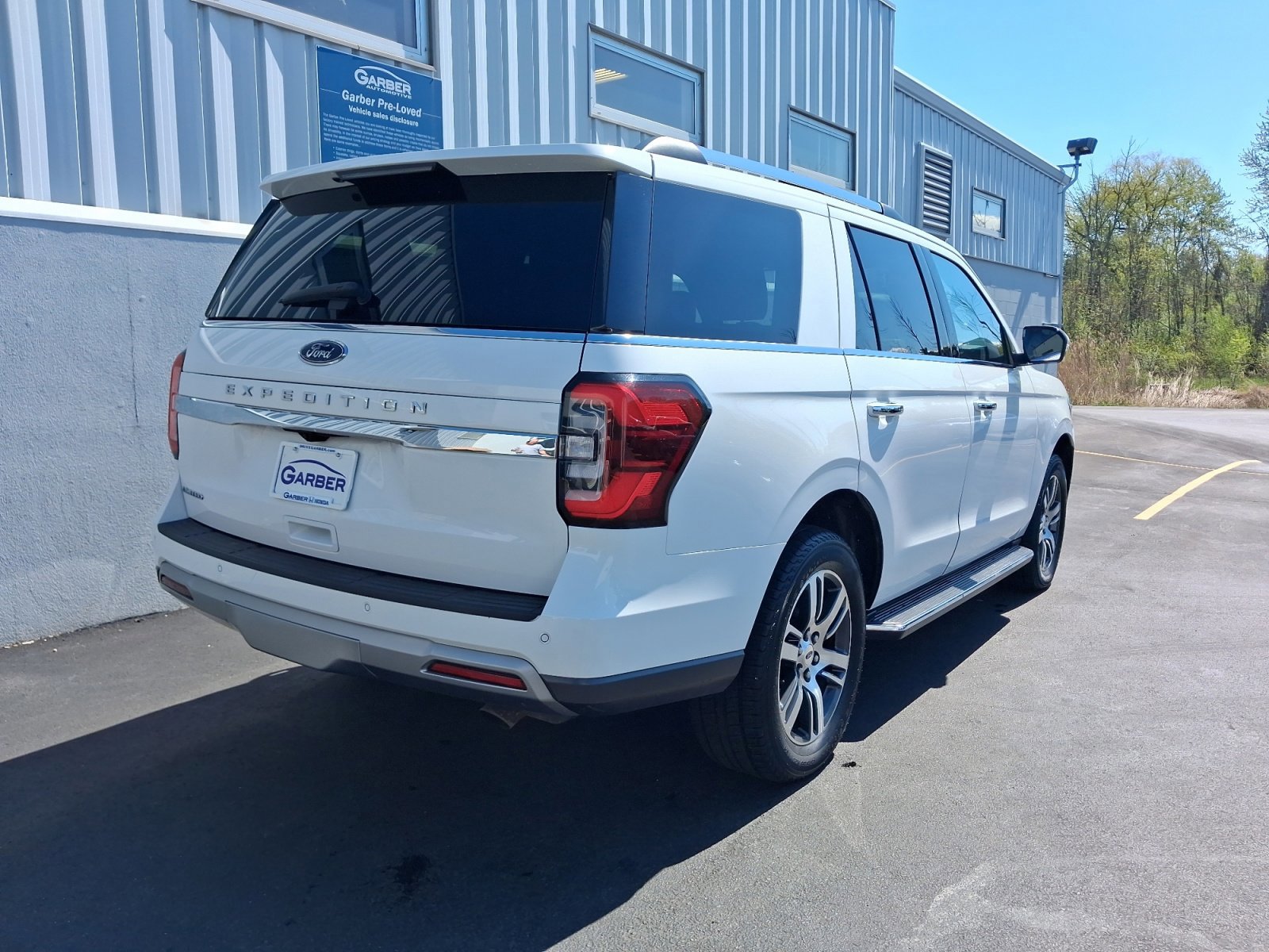 Used 2023 Ford Expedition Limited AWD/4WD image 10