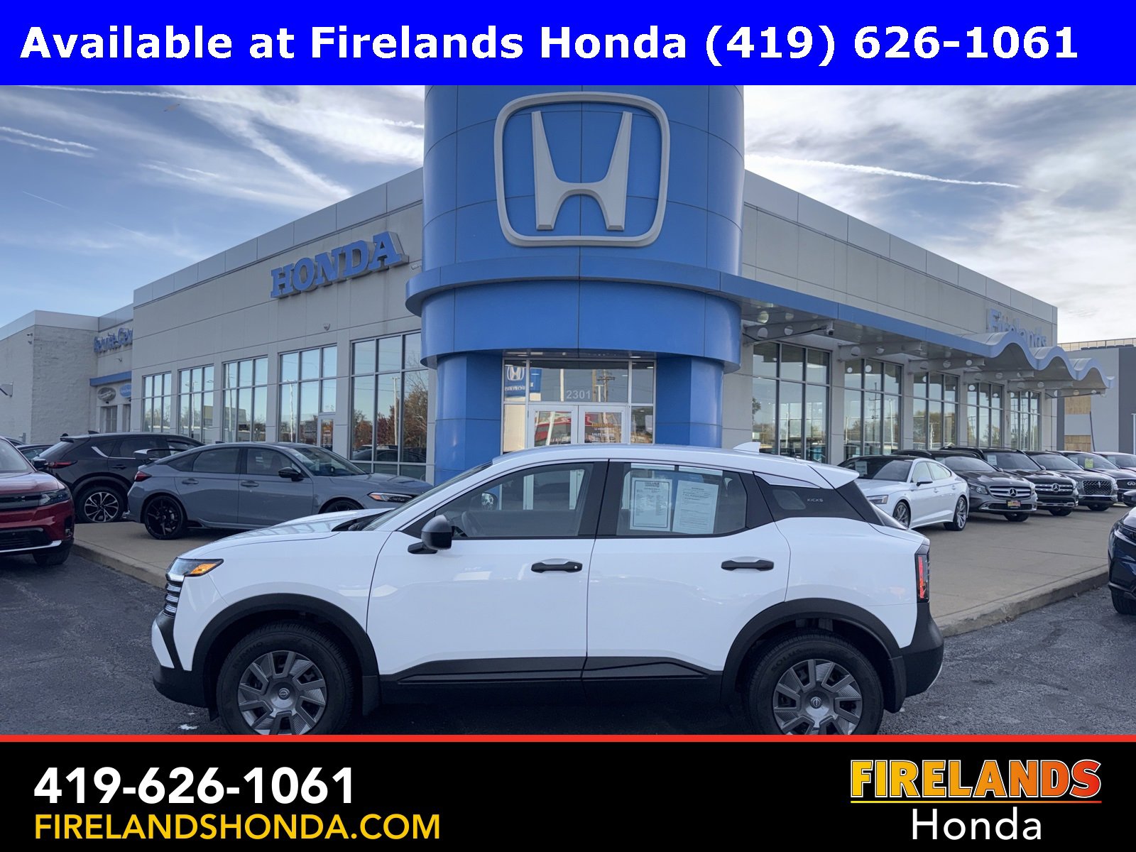 Used 2025 Nissan Kicks S image 1