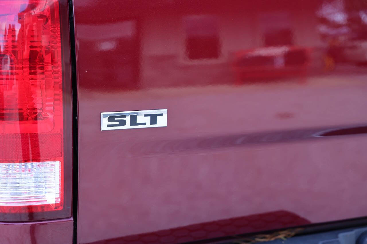 Used 2024 RAM 1500 Classic SLT AWD/4WD image 27