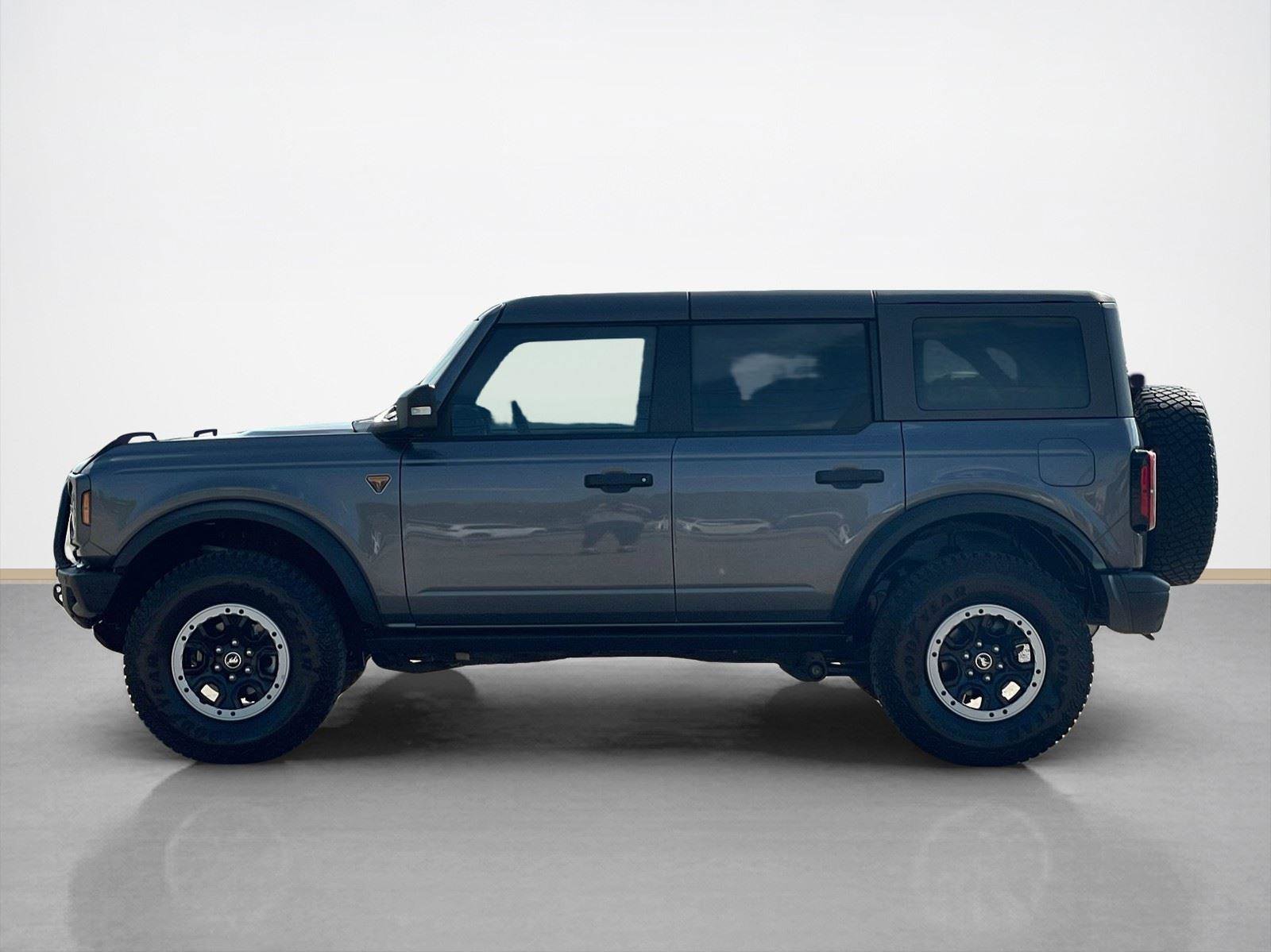 Used 2024 Ford Bronco Badlands image 4