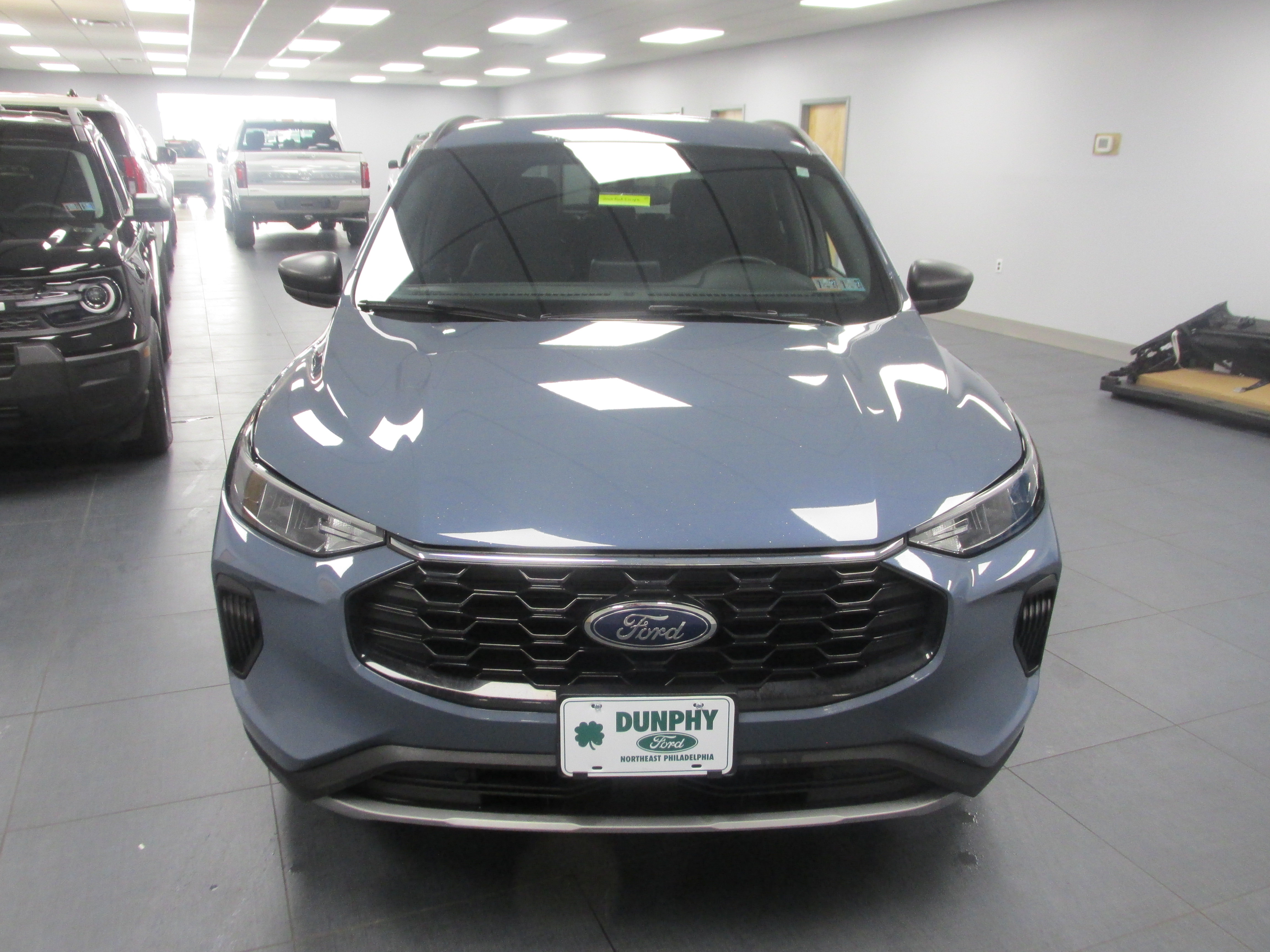 Used 2025 Ford Escape ST-Line AWD/4WD image 2