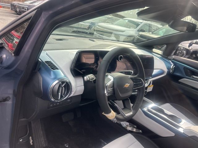 New 2026 Chevrolet Equinox EV LT AWD/4WD image 9