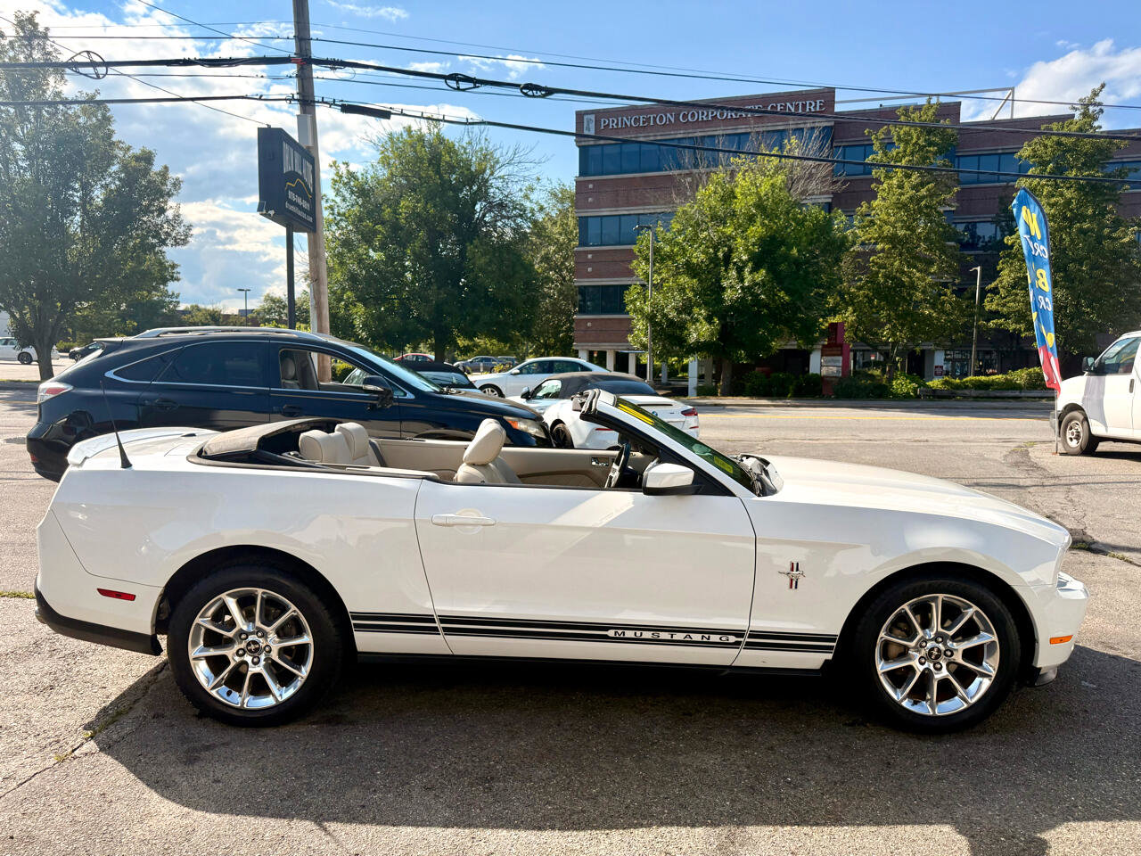 Used 2010 Ford Mustang Convertible image 36