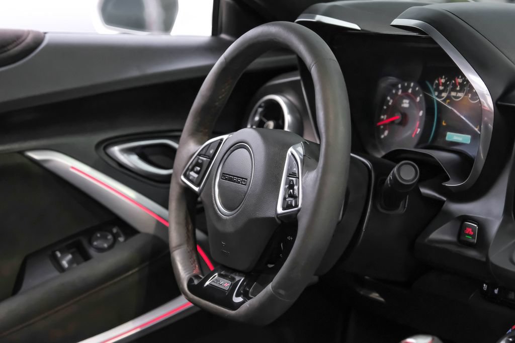 Used 2018 Chevrolet Camaro ZL1 RWD image 12