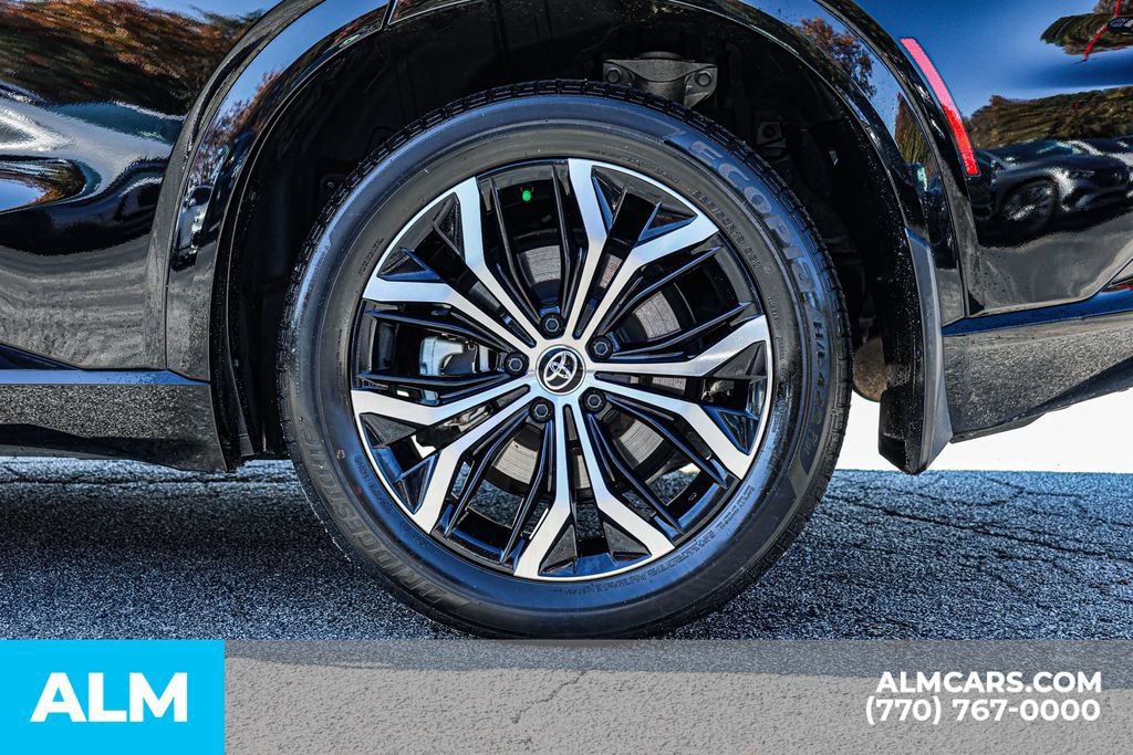 Used 2025 Toyota Crown Signia image 18