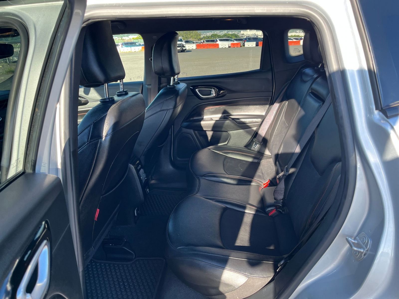 Used 2025 Jeep Compass Trailhawk image 21