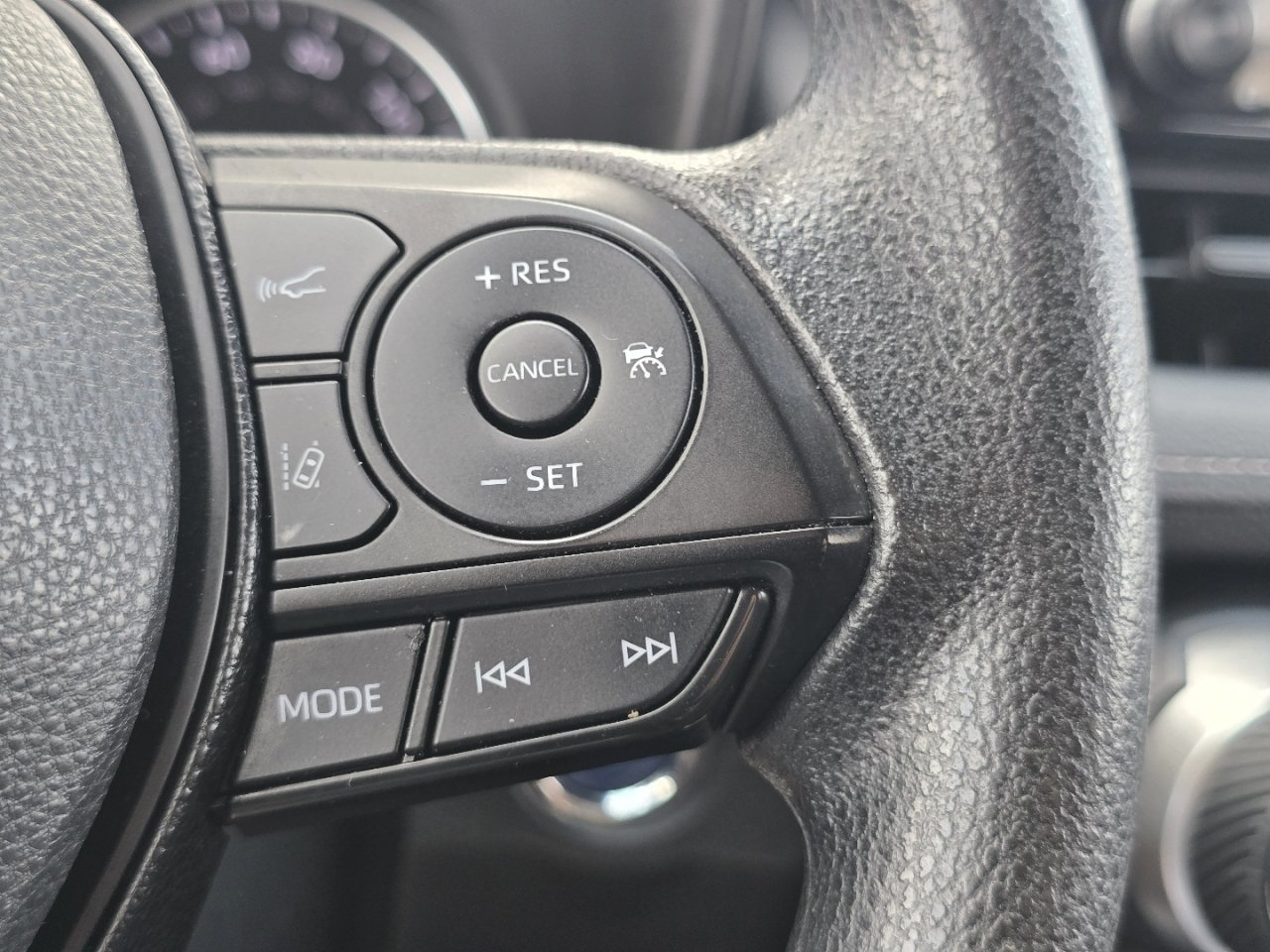 Certified 2019 Toyota RAV4 XLE w/ Convenience Package AWD/4WD image 33