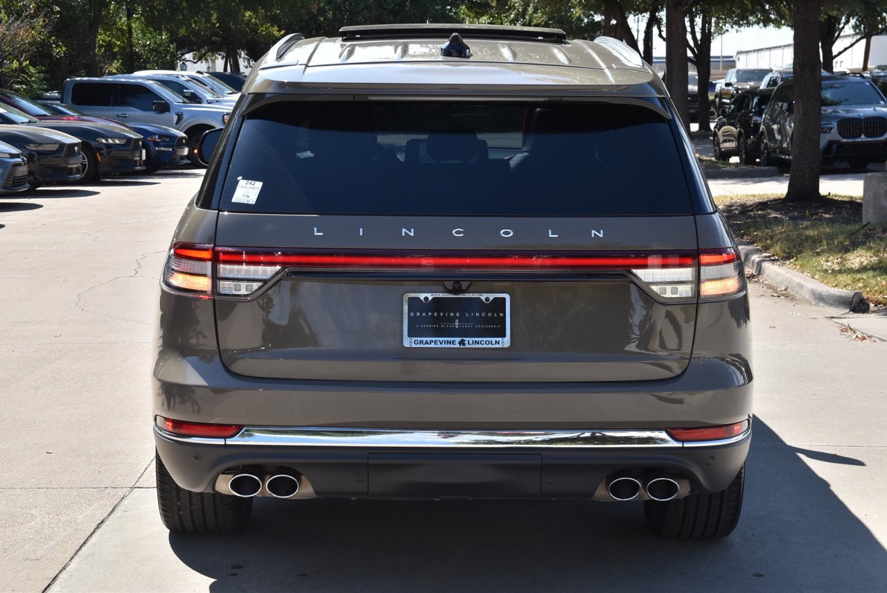Certified 2025 Lincoln Aviator Reserve w/ Equipment Group 201A AWD/4WD image 9