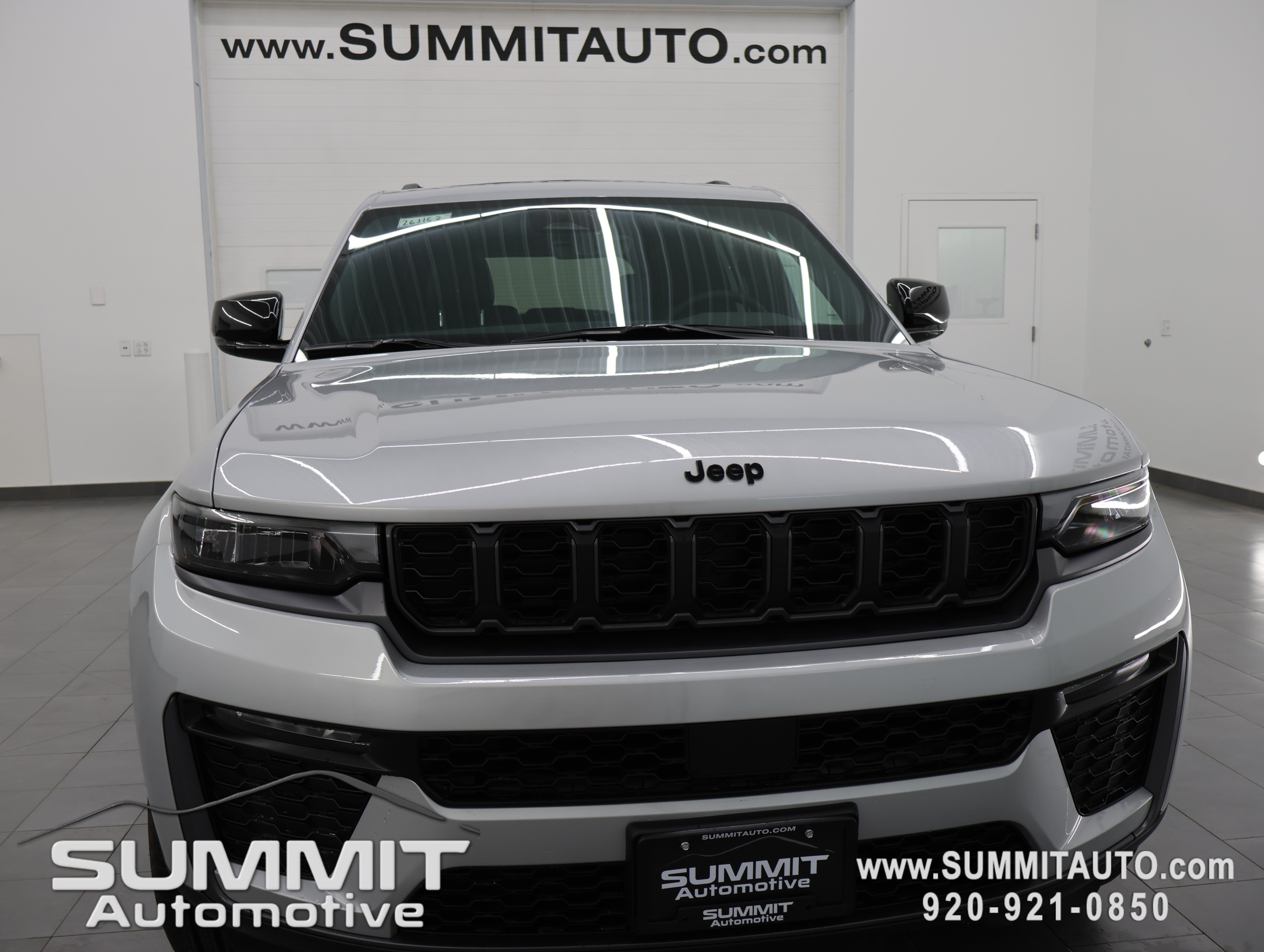 New 2026 Jeep Grand Cherokee Limited w/ Limited Altitude Package AWD/4WD image 23