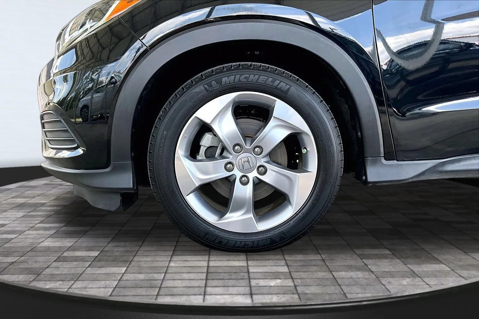 Used 2019 Honda HR-V LX image 30