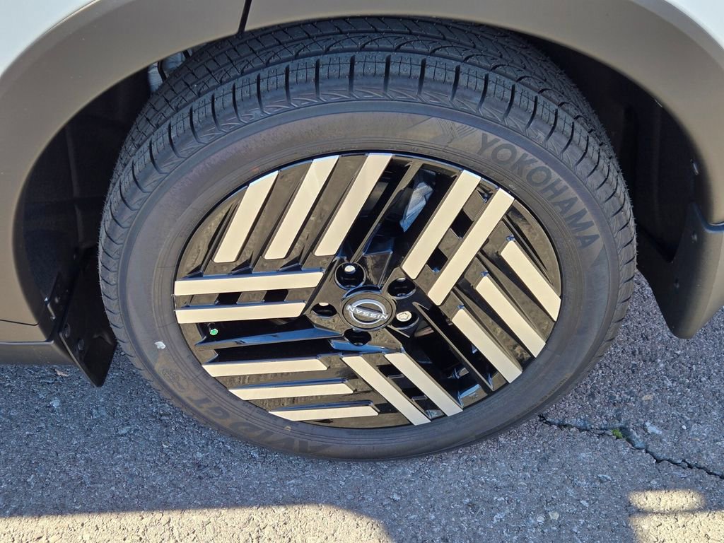 New 2026 Nissan Leaf SV+ w/ Illuminated Package FWD image 5