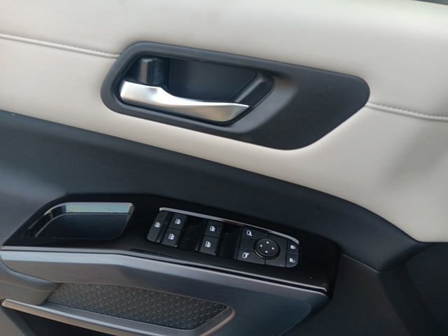 Used 2023 Nissan Pathfinder SL image 15