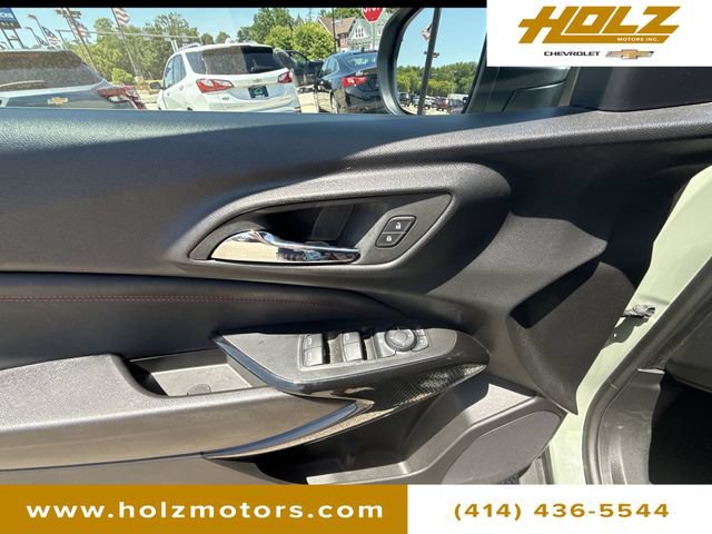 Certified 2024 Chevrolet Trax RS FWD image 22