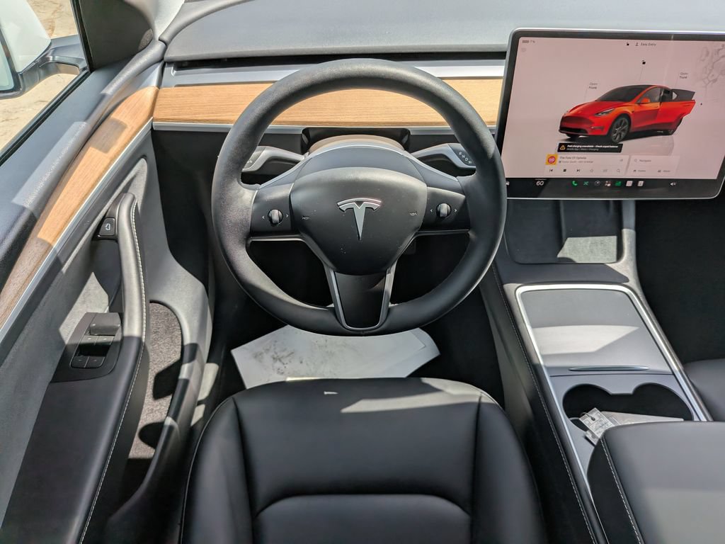Used 2024 Tesla Model Y Long Range AWD/4WD image 17