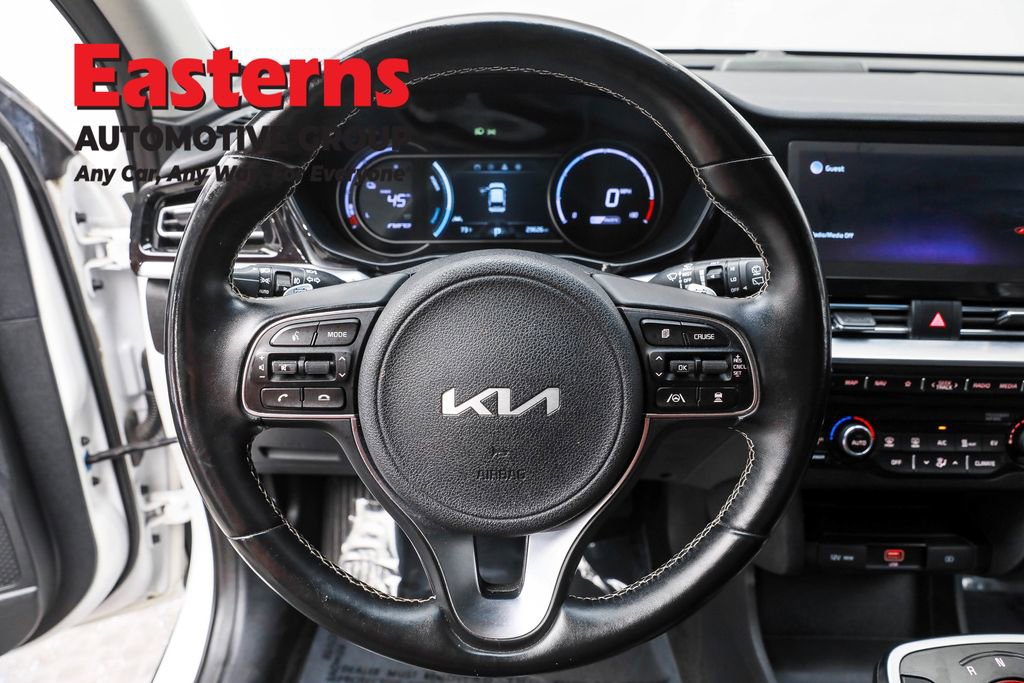 Used 2022 Kia Niro EX w/ Cold Weather Package image 10