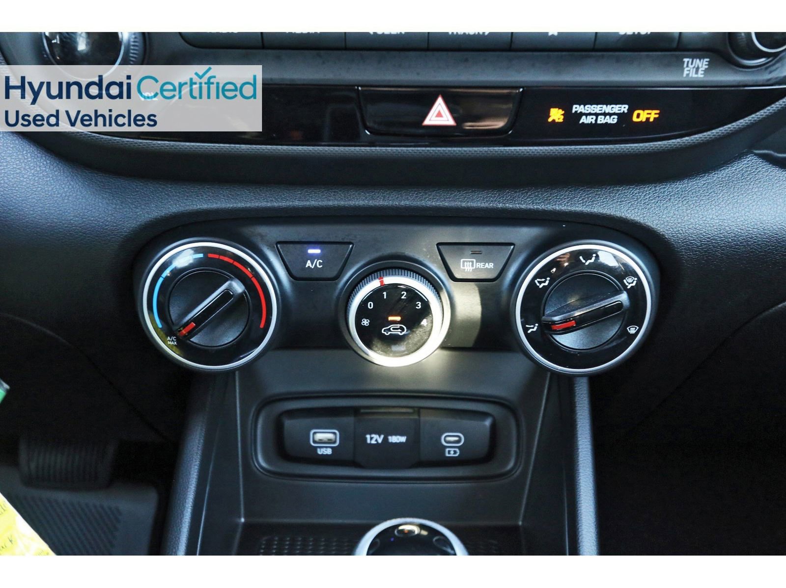 Certified 2025 Hyundai Venue SE image 26