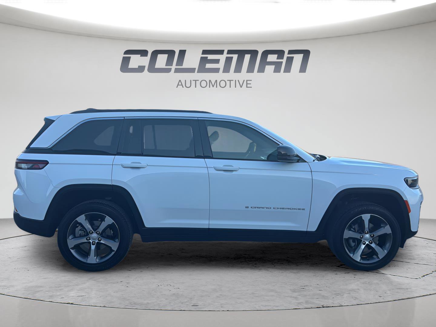 New 2026 Jeep Grand Cherokee Limited w/ Trailer Tow Package image 6