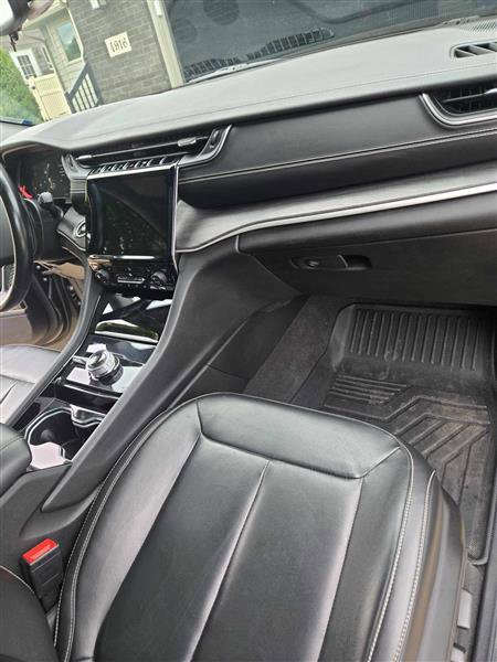 Used 2021 Jeep Grand Cherokee L Limited image 3