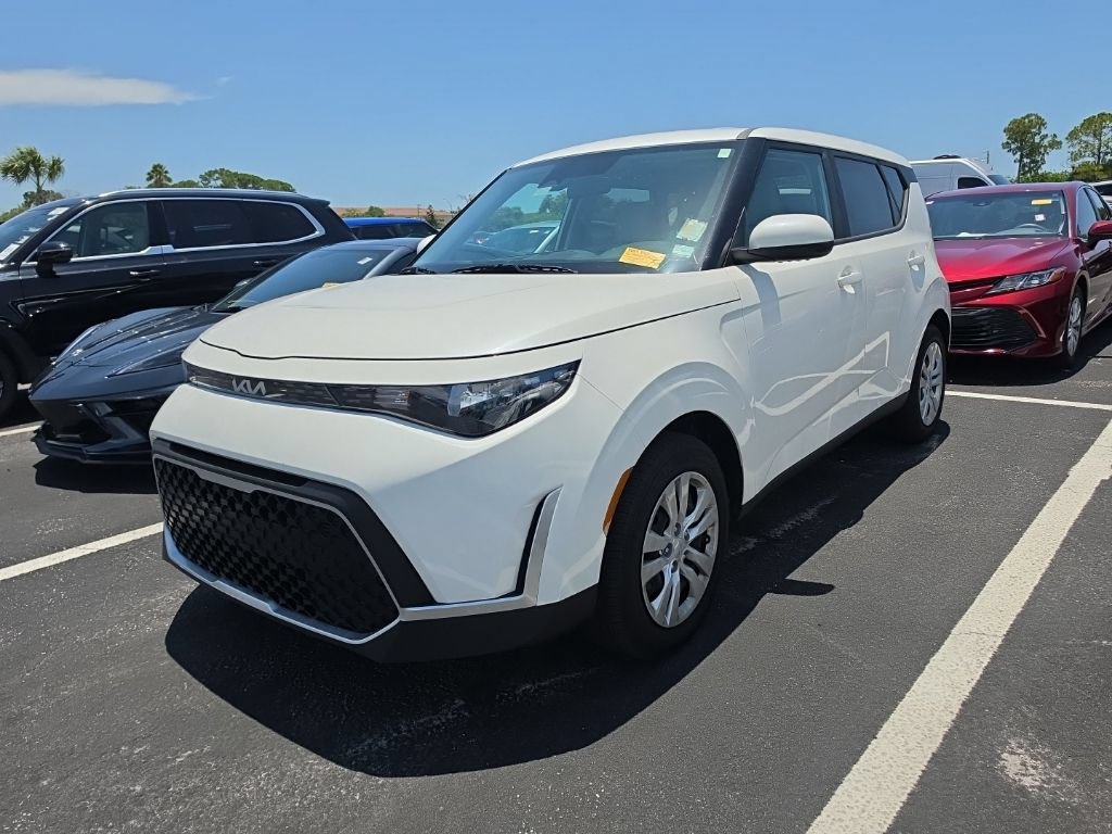 Certified 2024 Kia Soul LX FWD image 6