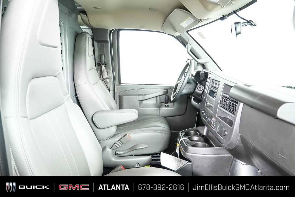 New 2025 GMC Savana 2500 w/ Driver Convenience Package RWD image 17