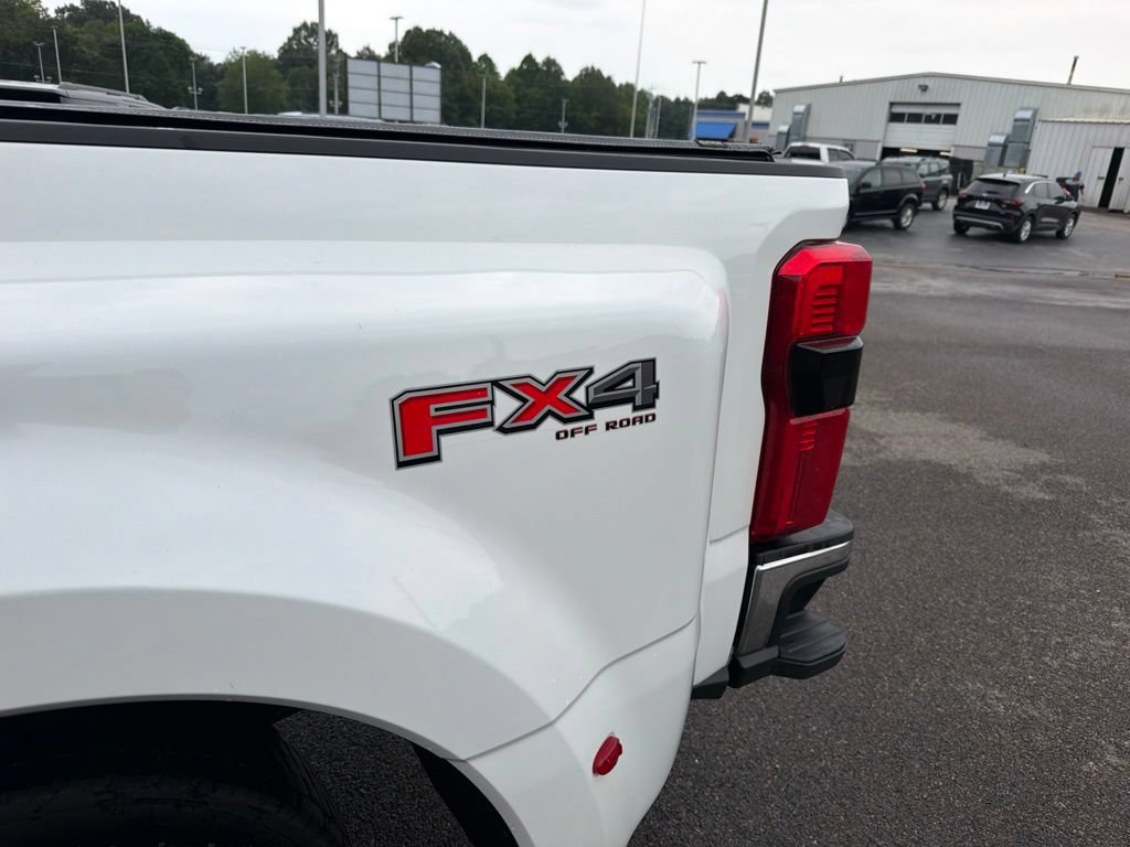 Used 2023 Ford F450 Lariat w/ Lariat Ultimate Package AWD/4WD image 12