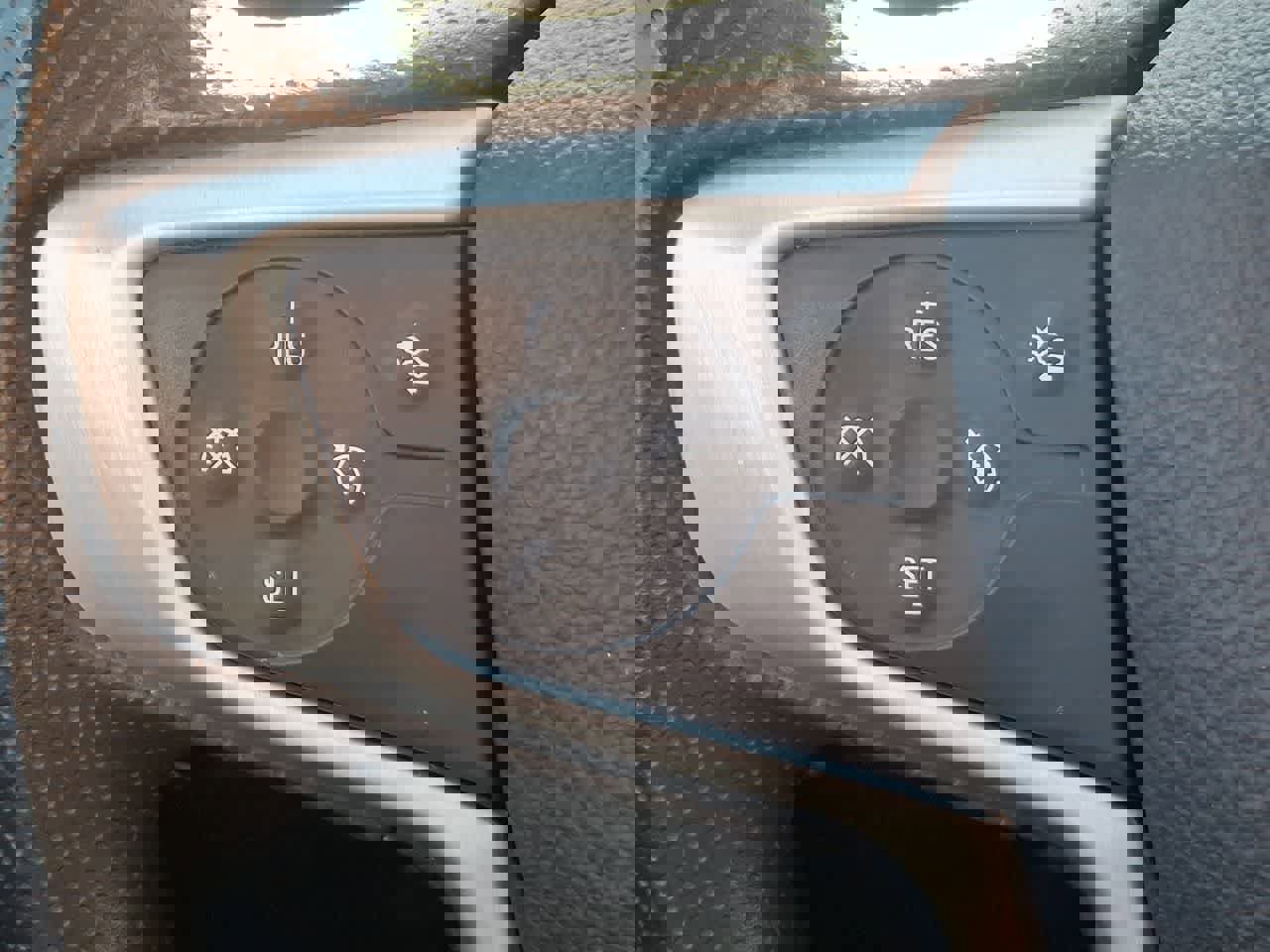 Used 2024 GMC Terrain SLE image 23