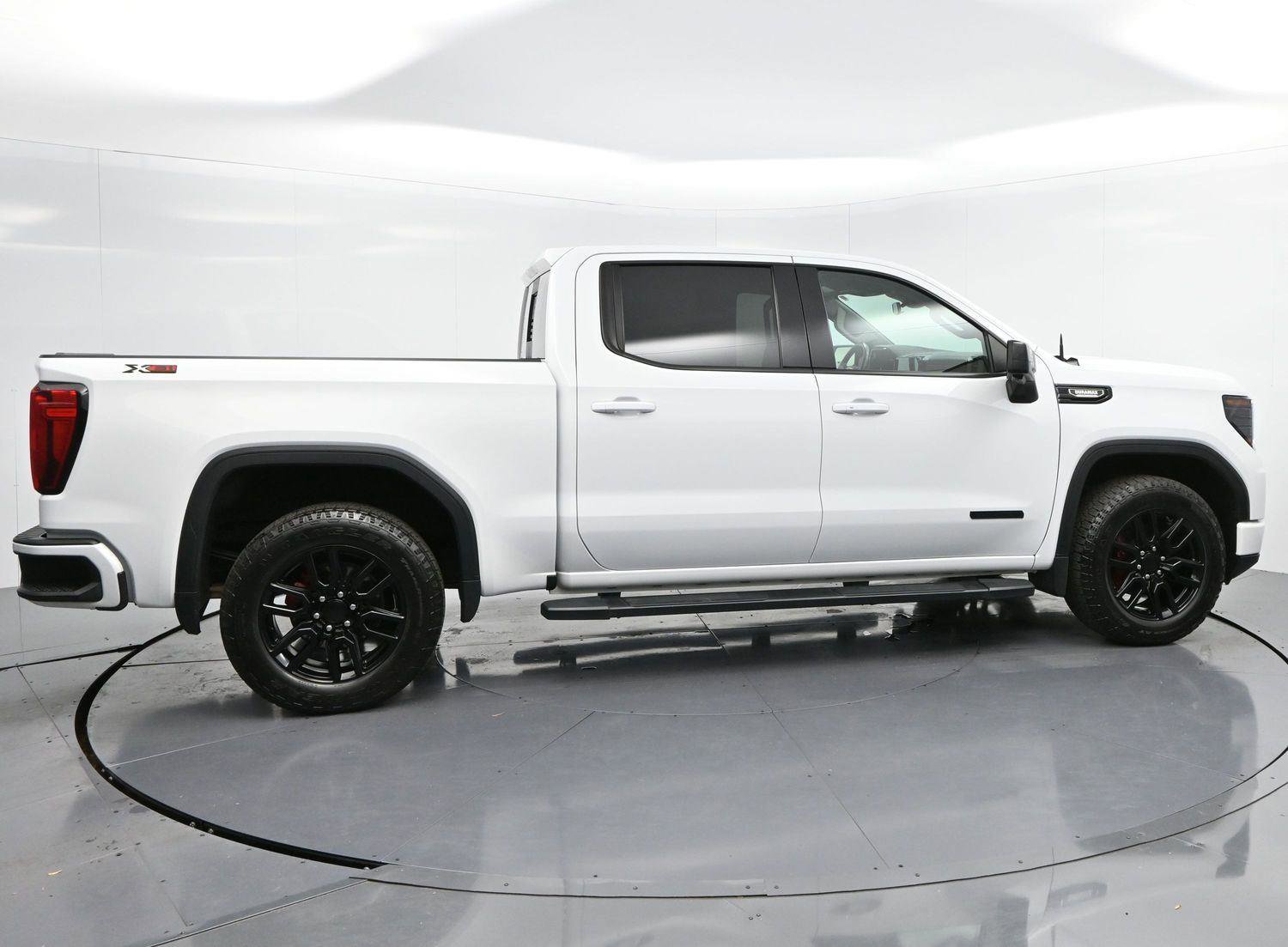 Used 2023 GMC Sierra 1500 Elevation w/ Elevation Premium Package image 8