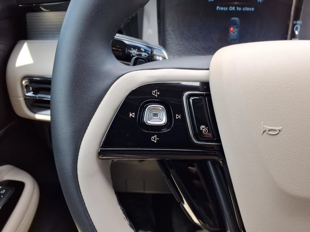 Used 2026 Lincoln Corsair Premiere FWD image 15